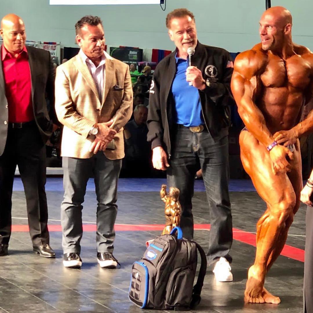 192-см гигант с соревновательным весом в 134 кг стал профессионалом IFBB Pro - Бодибилдинг форум AnabolicShops